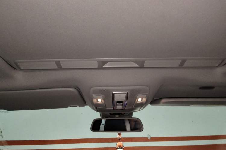 Used Mercedes-Benz M-Class 2014 ML 320 4MATIC Headliner