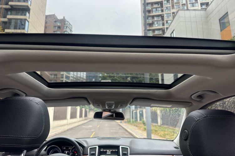 Used Mercedes-Benz M-Class 2014 ML 400 4MATIC Dynamic Model Headliner