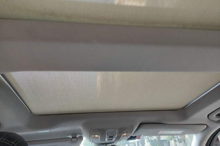 Used Mercedes-Benz M-Class 2014 ML 400 4MATIC Dynamic Model Headliner