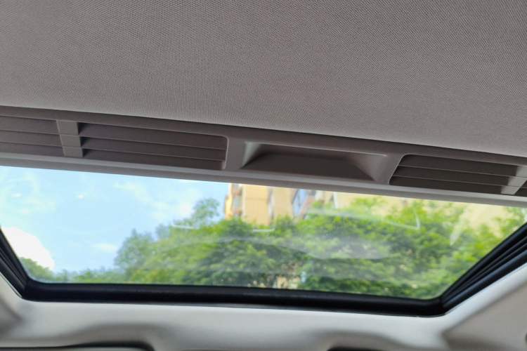 Used Mercedes-Benz M-Class 2014 ML 320 4MATIC Headliner