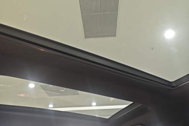 Used Mercedes-Benz M-Class 2014 ML 400 4MATIC Luxury Model Headliner