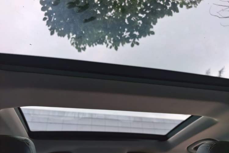 Used Mercedes-Benz M-Class 2014 ML 400 4MATIC Luxury Model Headliner