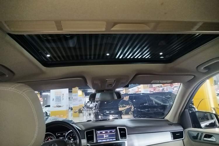 Used Mercedes-Benz M-Class 2014 ML 320 4MATIC Headliner