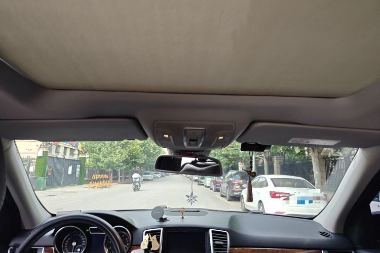 Used Mercedes-Benz M-Class 2014 ML 400 4MATIC Dynamic Model Headliner