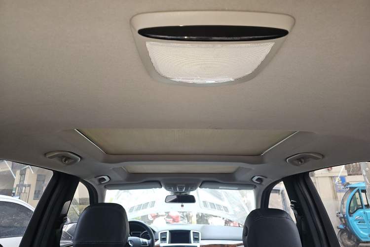 Used Mercedes-Benz M-Class 2014 ML 400 4MATIC Dynamic Model Headliner