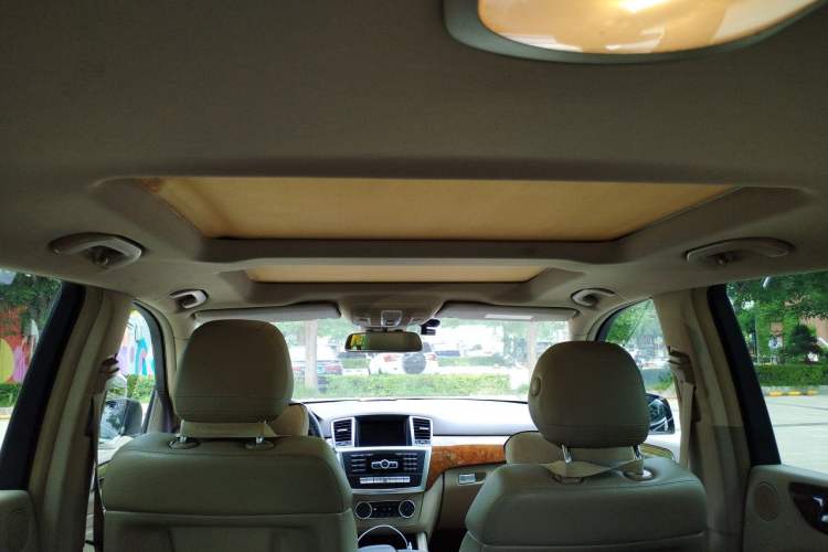 Used Mercedes-Benz M-Class 2014 ML 400 4MATIC Dynamic Model Headliner