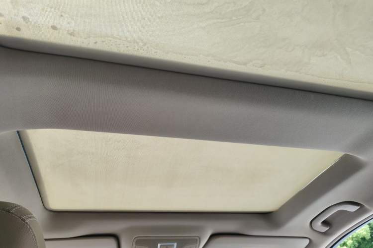 Used Mercedes-Benz M-Class 2014 ML 400 4MATIC Luxury Model Headliner