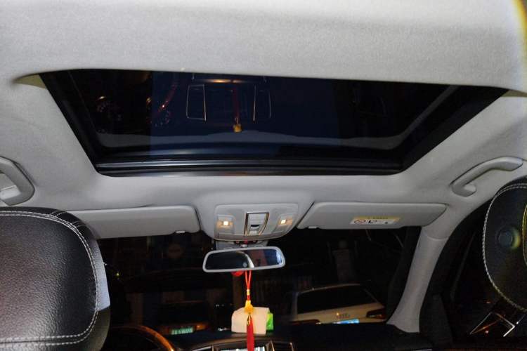Used Mercedes-Benz M-Class 2014 ML 400 4MATIC Dynamic Model Headliner