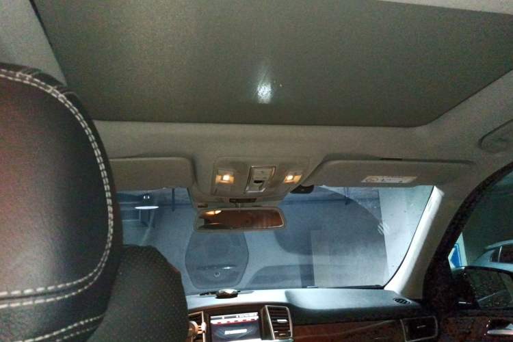 Used Mercedes-Benz M-Class 2014 ML 400 4MATIC Luxury Model Headliner