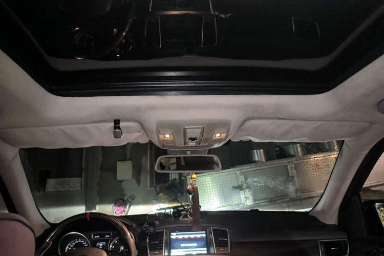 Used Mercedes-Benz M-Class 2014 ML 400 4MATIC Dynamic Model Headliner