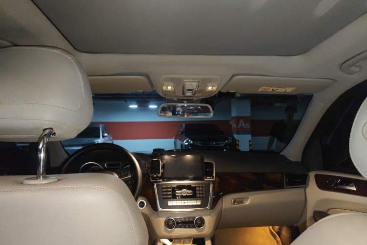 Used Mercedes-Benz M-Class 2014 ML 400 4MATIC Dynamic Model Headliner