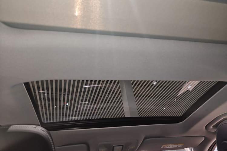 Used Mercedes-Benz M-Class 2014 ML 400 4MATIC Luxury Model Headliner
