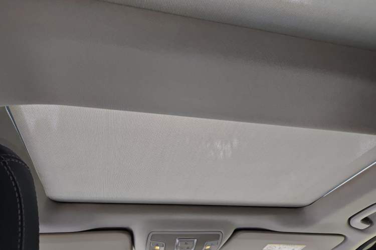 Used Mercedes-Benz M-Class 2014 ML 400 4MATIC Luxury Model Headliner