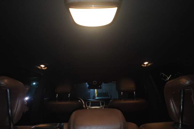 Used Mercedes-Benz M-Class 2014 ML 400 4MATIC Luxury Model Headliner