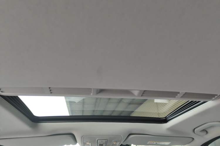 Used Mercedes-Benz M-Class 2014 ML 320 4MATIC Headliner