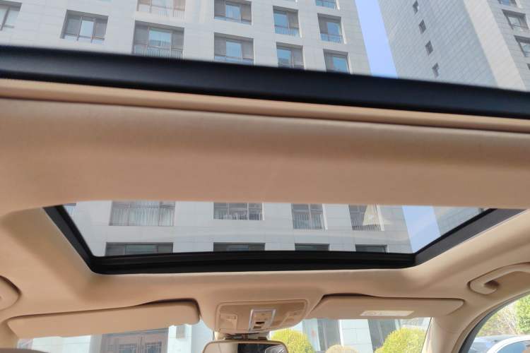 Used Mercedes-Benz M-Class 2014 ML 400 4MATIC Dynamic Model Headliner
