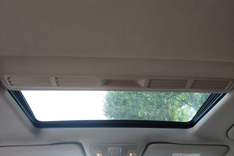Used Mercedes-Benz M-Class 2014 ML 320 4MATIC Headliner