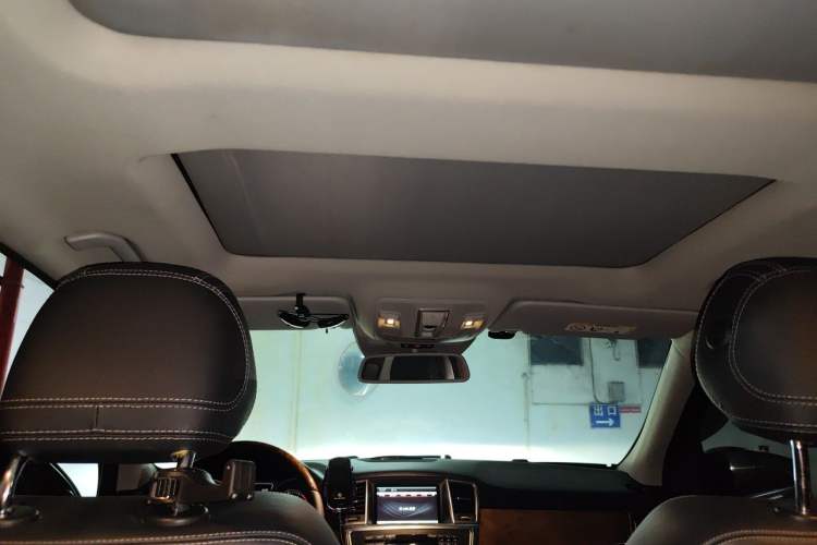 Used Mercedes-Benz M-Class 2014 ML 400 4MATIC Luxury Model Headliner