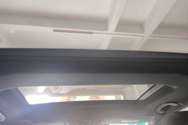 Used Mercedes-Benz M-Class 2014 ML 400 4MATIC Luxury Model Headliner