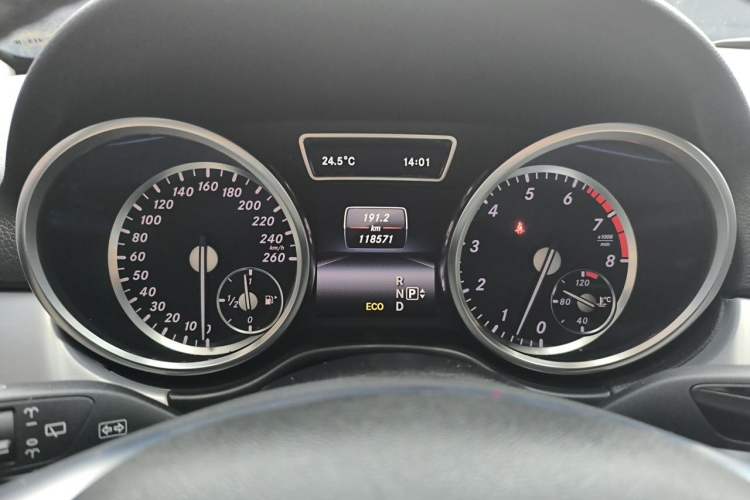 Used Mercedes-Benz M-Class 2014 ML 320 4MATIC Instrument Cluster