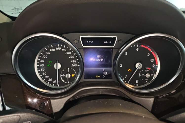 Used Mercedes-Benz M-Class 2014 ML 350 CDI 4MATIC Instrument Cluster