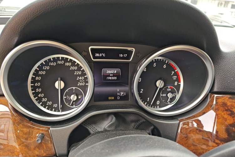 Used Mercedes-Benz M-Class 2014 ML 400 4MATIC Luxury Model Instrument Cluster
