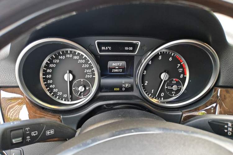 Used Mercedes-Benz M-Class 2014 ML 400 4MATIC Luxury Model Instrument Cluster