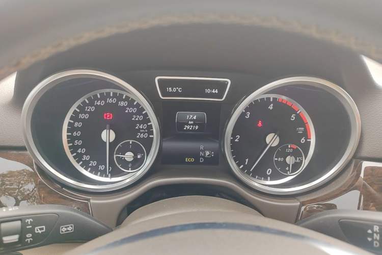 Used Mercedes-Benz M-Class 2014 ML 350 CDI 4MATIC Instrument Cluster