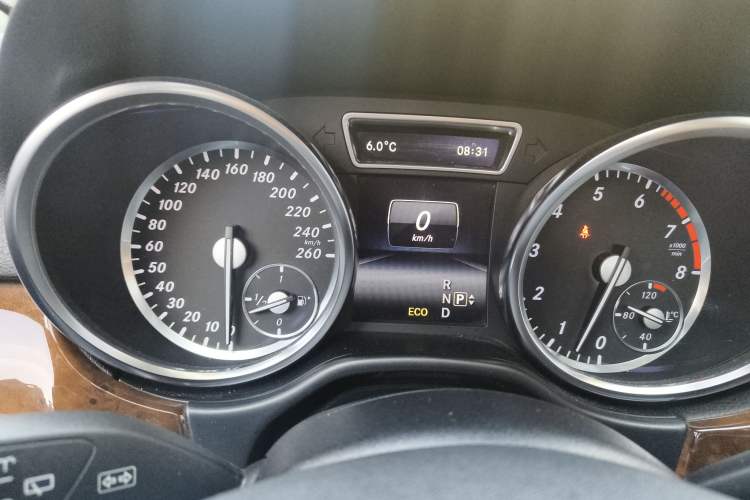 Used Mercedes-Benz M-Class 2014 ML 400 4MATIC Dynamic Model Instrument Cluster