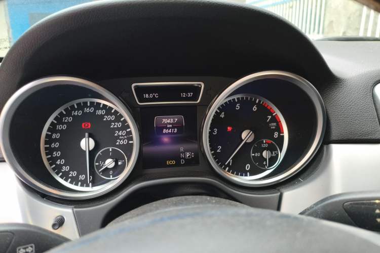 Used Mercedes-Benz M-Class 2014 ML 320 4MATIC Instrument Cluster