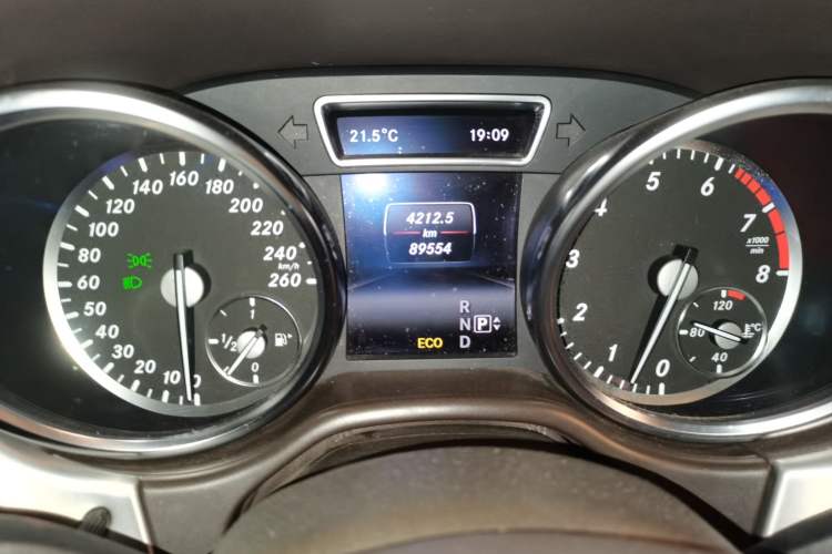 Used Mercedes-Benz M-Class 2014 ML 320 4MATIC Instrument Cluster