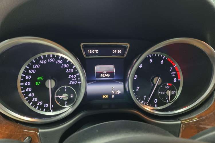 Used Mercedes-Benz M-Class 2014 ML 400 4MATIC Dynamic Model Instrument Cluster