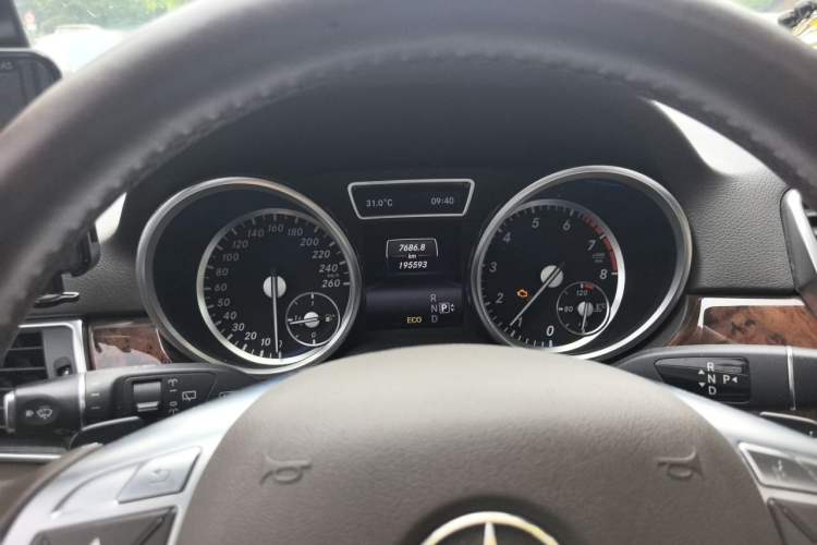 Used Mercedes-Benz M-Class 2014 ML 400 4MATIC Dynamic Model Instrument Cluster