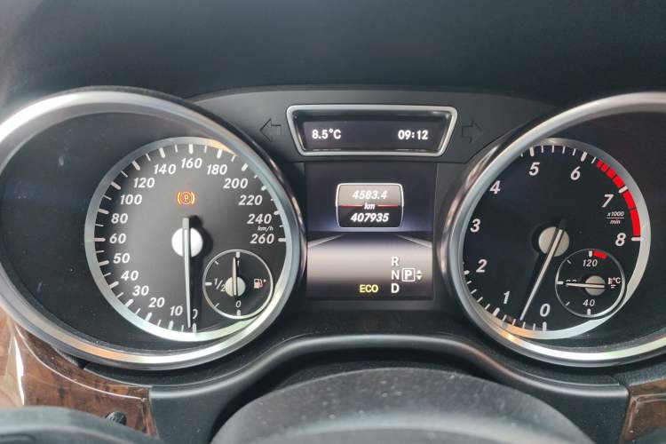 Used Mercedes-Benz M-Class 2014 ML 400 4MATIC Dynamic Model Instrument Cluster