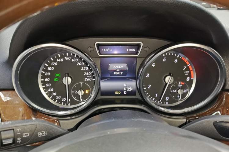 Used Mercedes-Benz M-Class 2014 ML 400 4MATIC Luxury Model Instrument Cluster