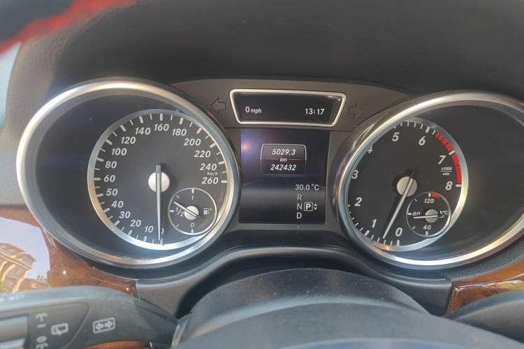 Used Mercedes-Benz M-Class 2014 ML 400 4MATIC Luxury Model Instrument Cluster