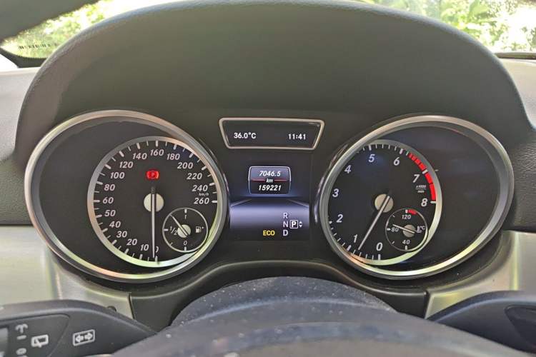 Used Mercedes-Benz M-Class 2014 ML 320 4MATIC Instrument Cluster