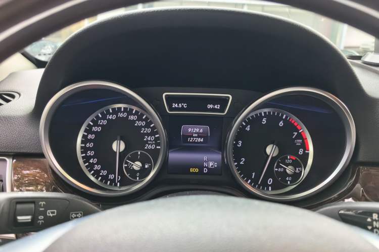 Used Mercedes-Benz M-Class 2014 ML 400 4MATIC Luxury Model Instrument Cluster