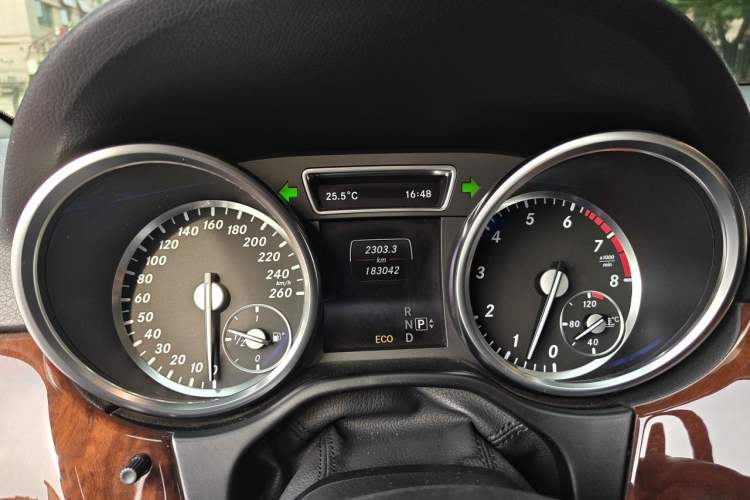 Used Mercedes-Benz M-Class 2014 ML 400 4MATIC Dynamic Model Instrument Cluster