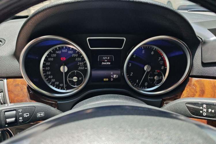Used Mercedes-Benz M-Class 2014 ML 400 4MATIC Luxury Model Instrument Cluster