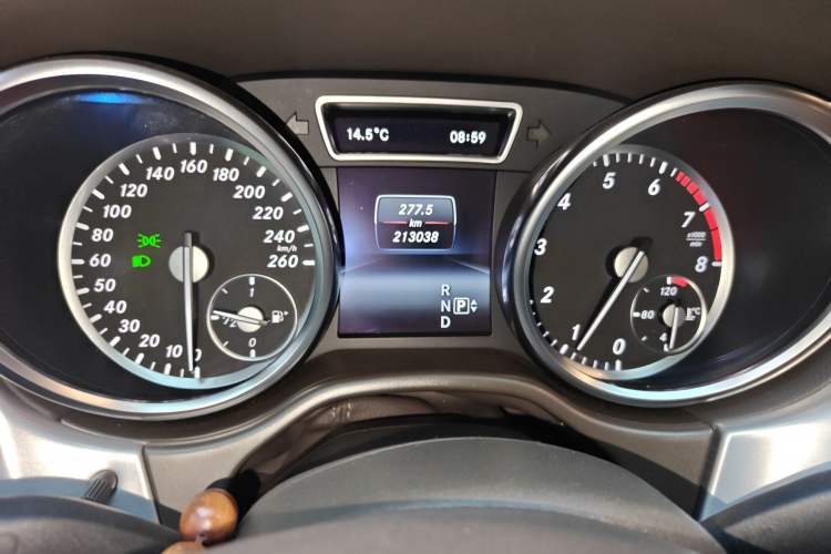 Used Mercedes-Benz M-Class 2014 ML 320 4MATIC Instrument Cluster