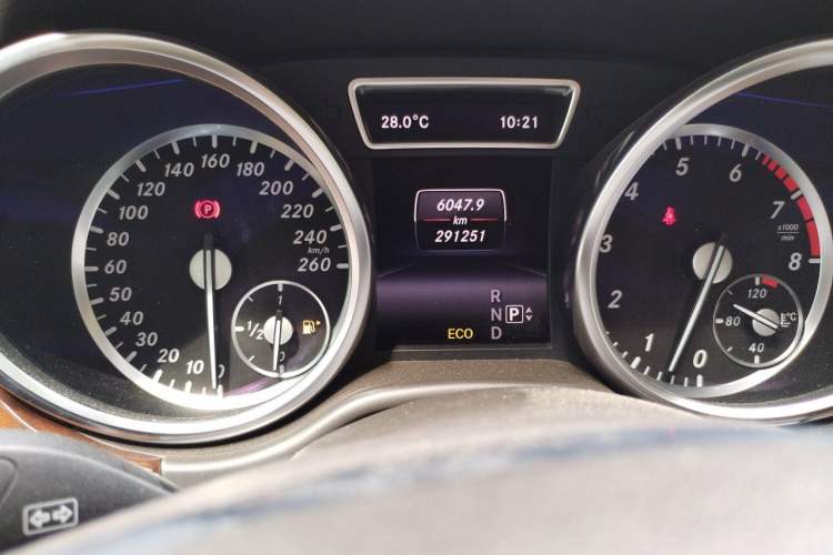 Used Mercedes-Benz M-Class 2014 ML 400 4MATIC Dynamic Model Instrument Cluster