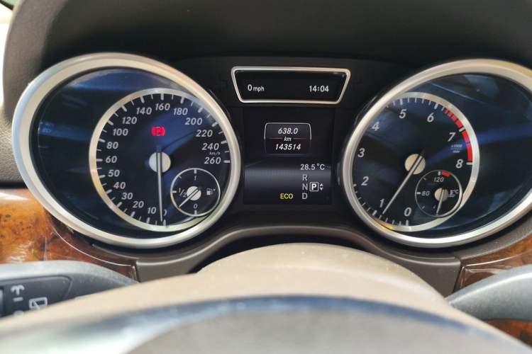 Used Mercedes-Benz M-Class 2014 ML 400 4MATIC Luxury Model Instrument Cluster