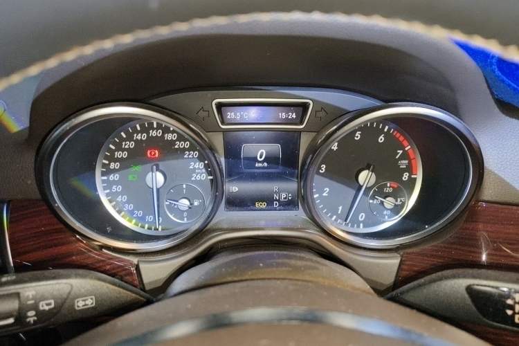 Used Mercedes-Benz M-Class 2014 ML 400 4MATIC Dynamic Model Instrument Cluster