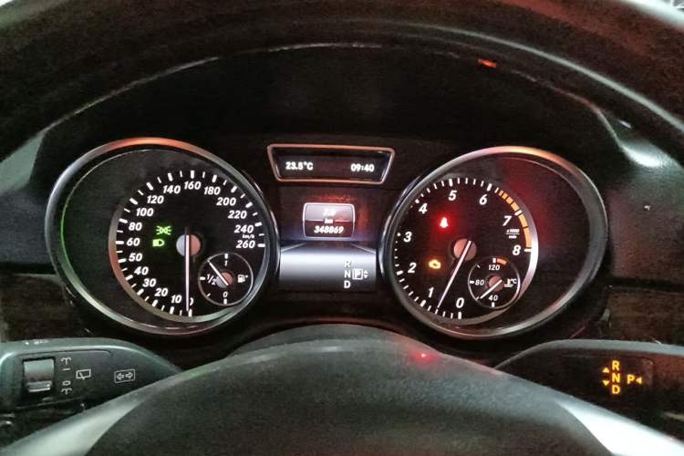 Used Mercedes-Benz M-Class 2014 ML 400 4MATIC Luxury Model Instrument Cluster