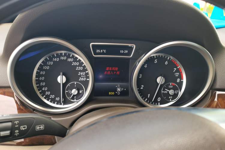 Used Mercedes-Benz M-Class 2014 ML 400 4MATIC Dynamic Model Instrument Cluster