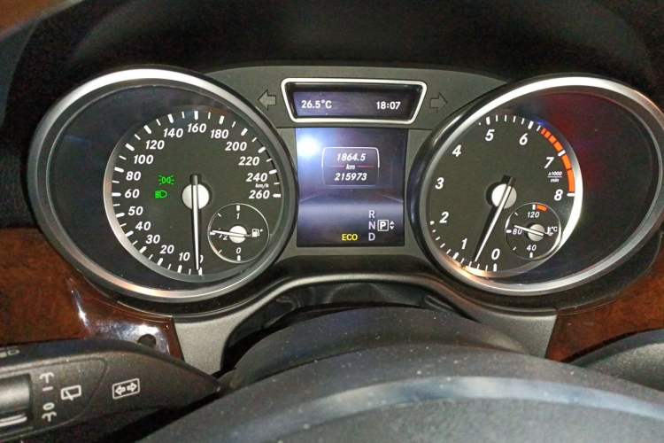 Used Mercedes-Benz M-Class 2014 ML 400 4MATIC Luxury Model Instrument Cluster