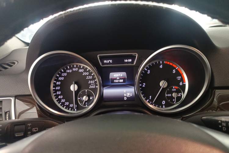 Used Mercedes-Benz M-Class 2014 ML 350 CDI 4MATIC Instrument Cluster