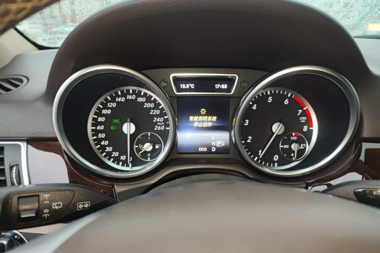 Used Mercedes-Benz M-Class 2014 ML 400 4MATIC Dynamic Model Instrument Cluster