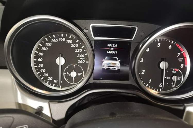 Used Mercedes-Benz M-Class 2014 ML 320 4MATIC Instrument Cluster